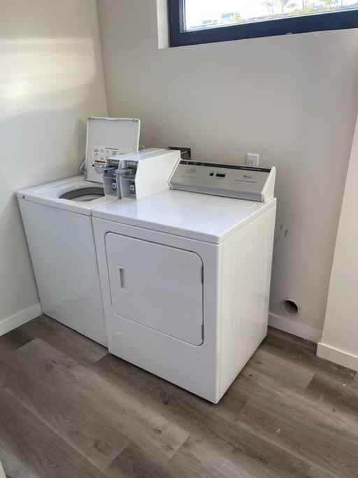 Luxurious Furnished Studio W Full Kitchen In Sd Сан Диего Екстериор снимка